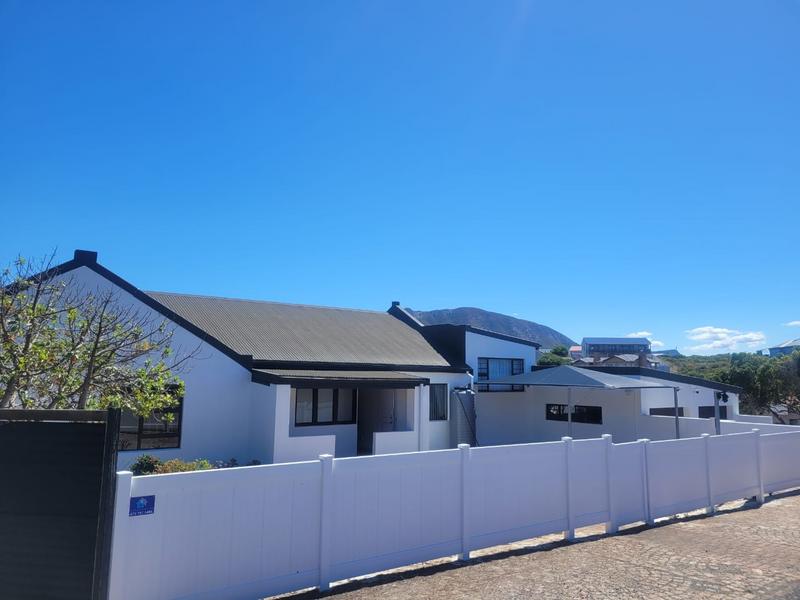 4 Bedroom Property for Sale in Kleinbaai Western Cape